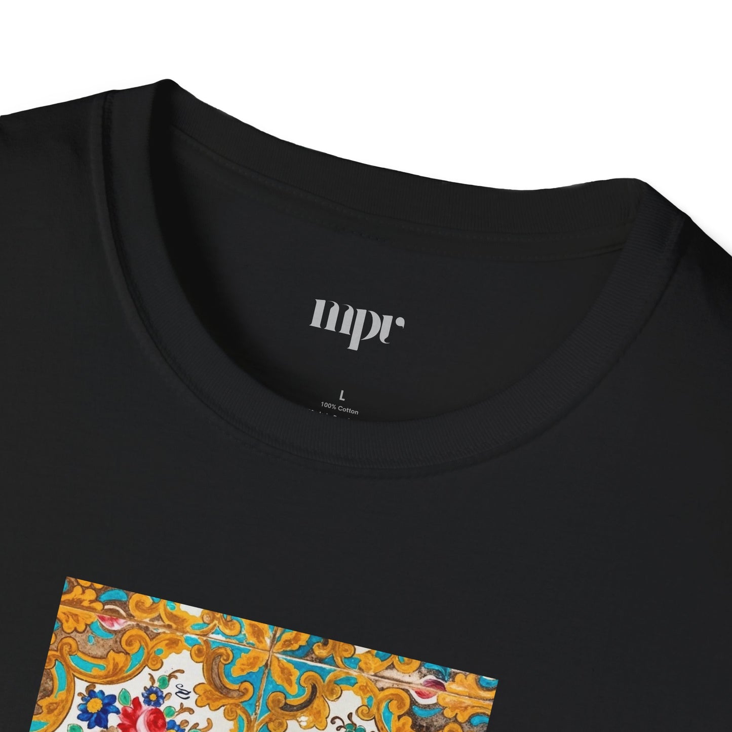 آن منی کجا روی – Persian Tile Work Unisex T-Shirt