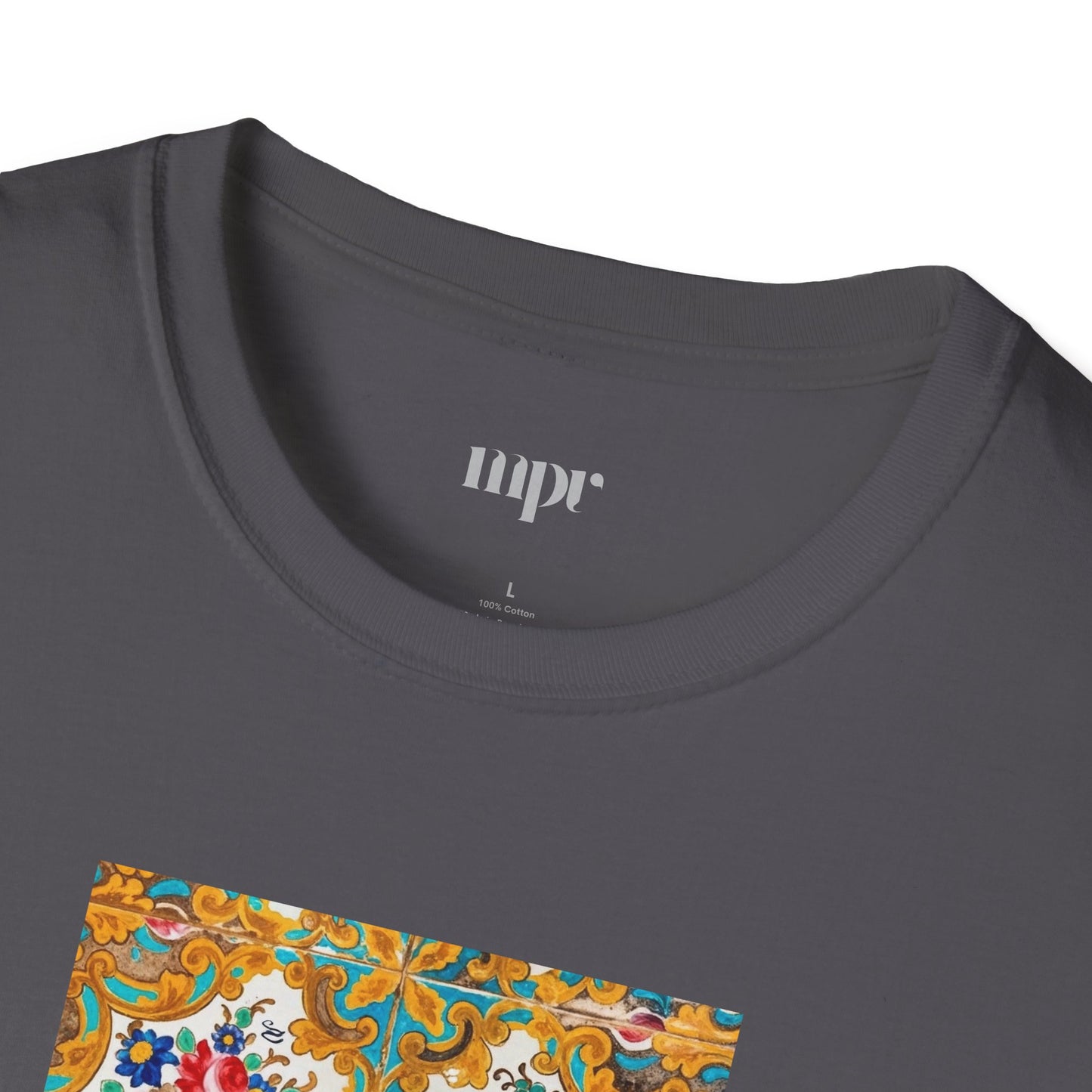 آن منی کجا روی – Persian Tile Work Unisex T-Shirt