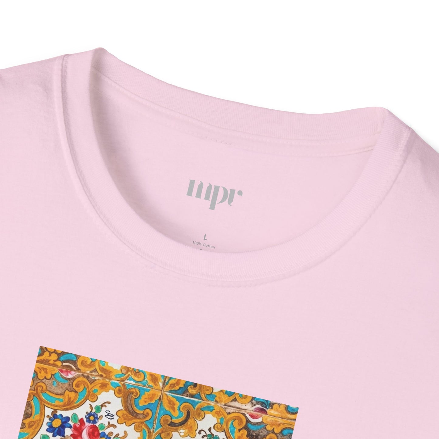 آن منی کجا روی – Persian Tile Work Unisex T-Shirt