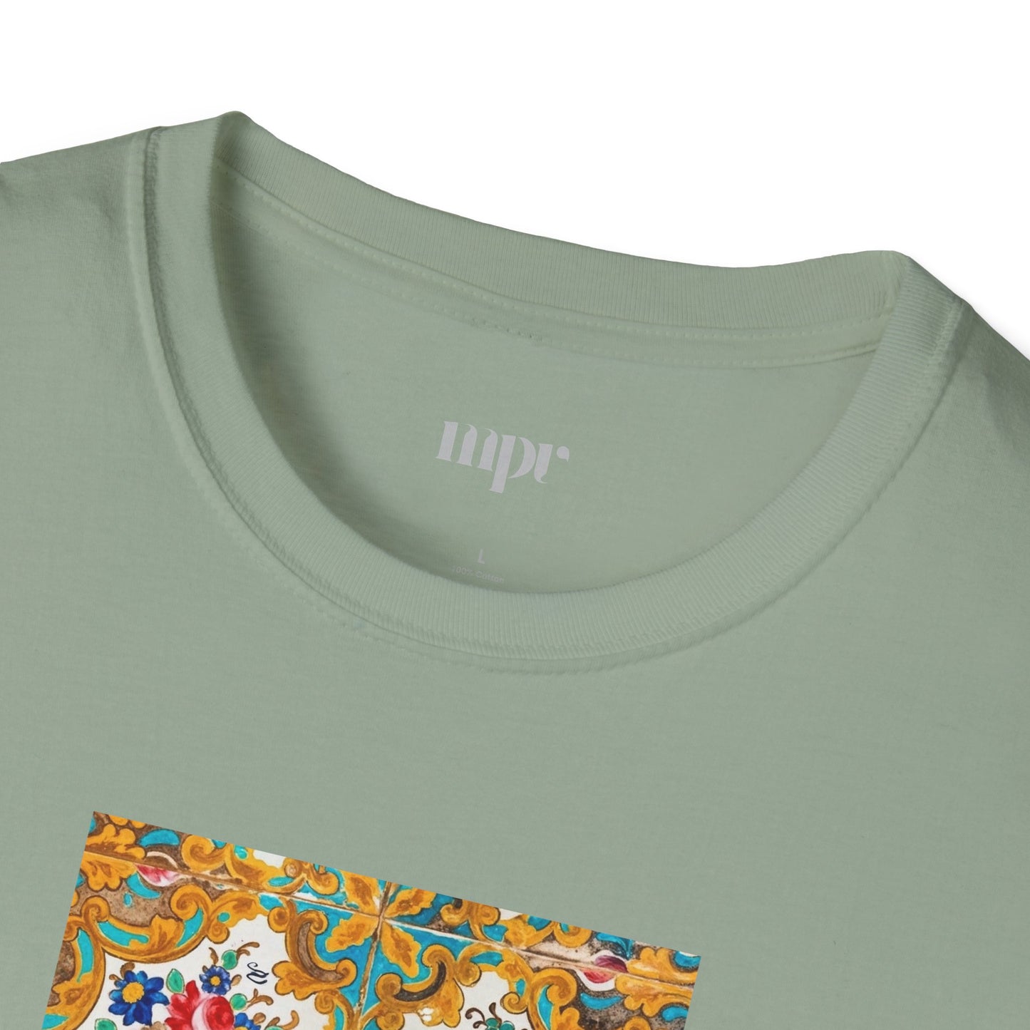 آن منی کجا روی – Persian Tile Work Unisex T-Shirt