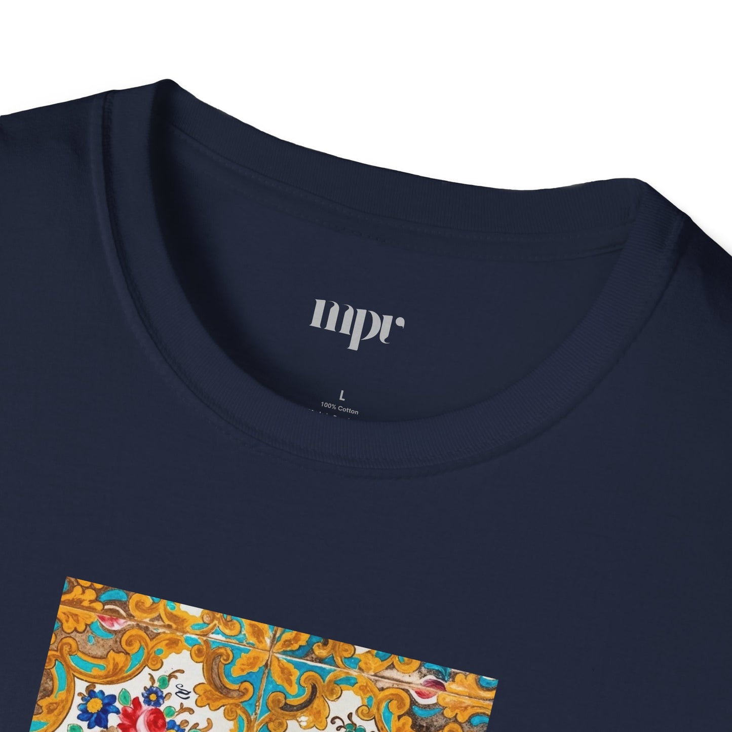 آن منی کجا روی – Persian Tile Work Unisex T-Shirt